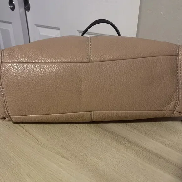 COACH LEXY LEATHER SHOULDER Bag Color Beechwood /black/light - Picture 7 of 8